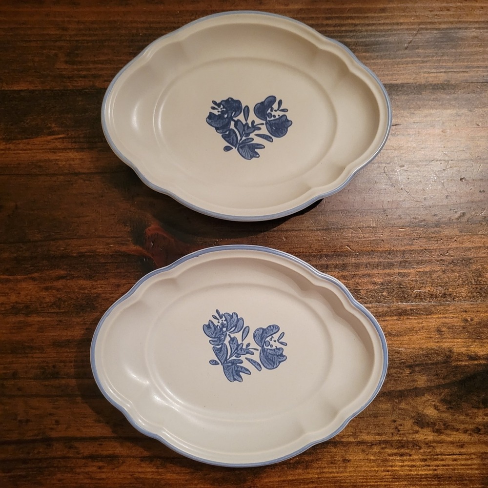2 Piece Pfaltzgraff Yorktowne Relish Excellent Condition Made In USA